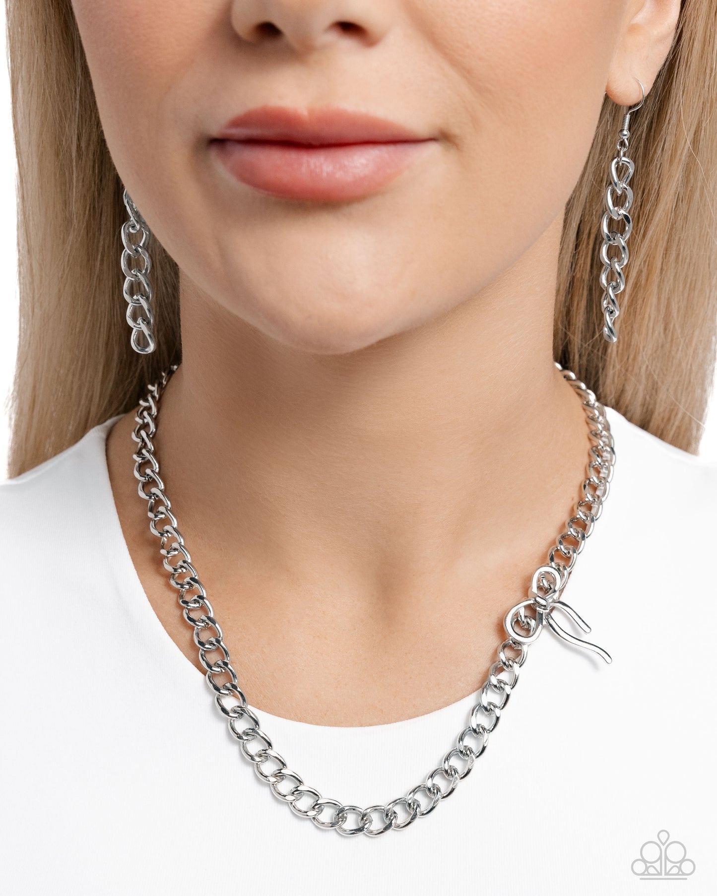 Leading Loops - silver - Paparazzi necklace
