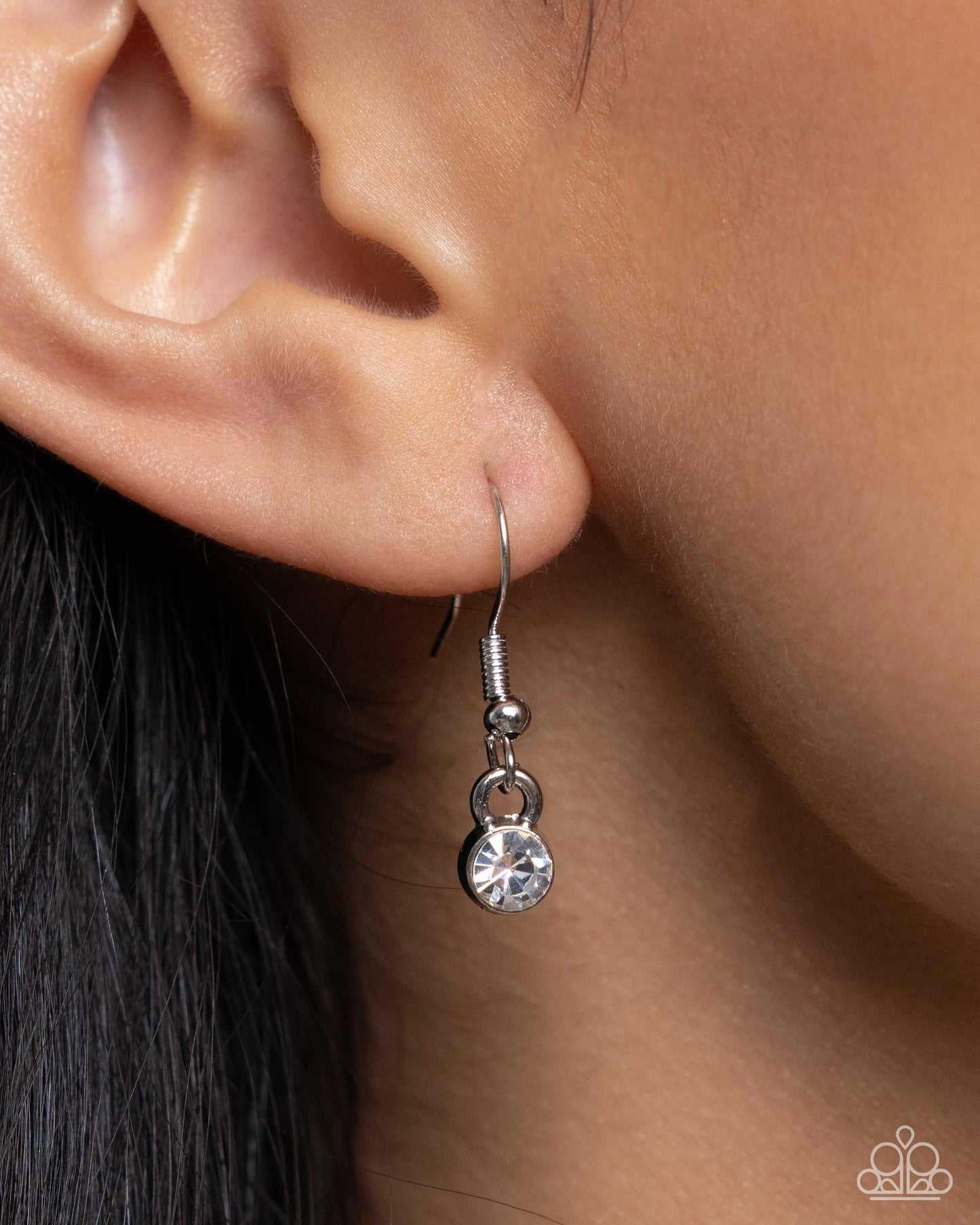 Leafy Lady - white - Paparazzi necklace