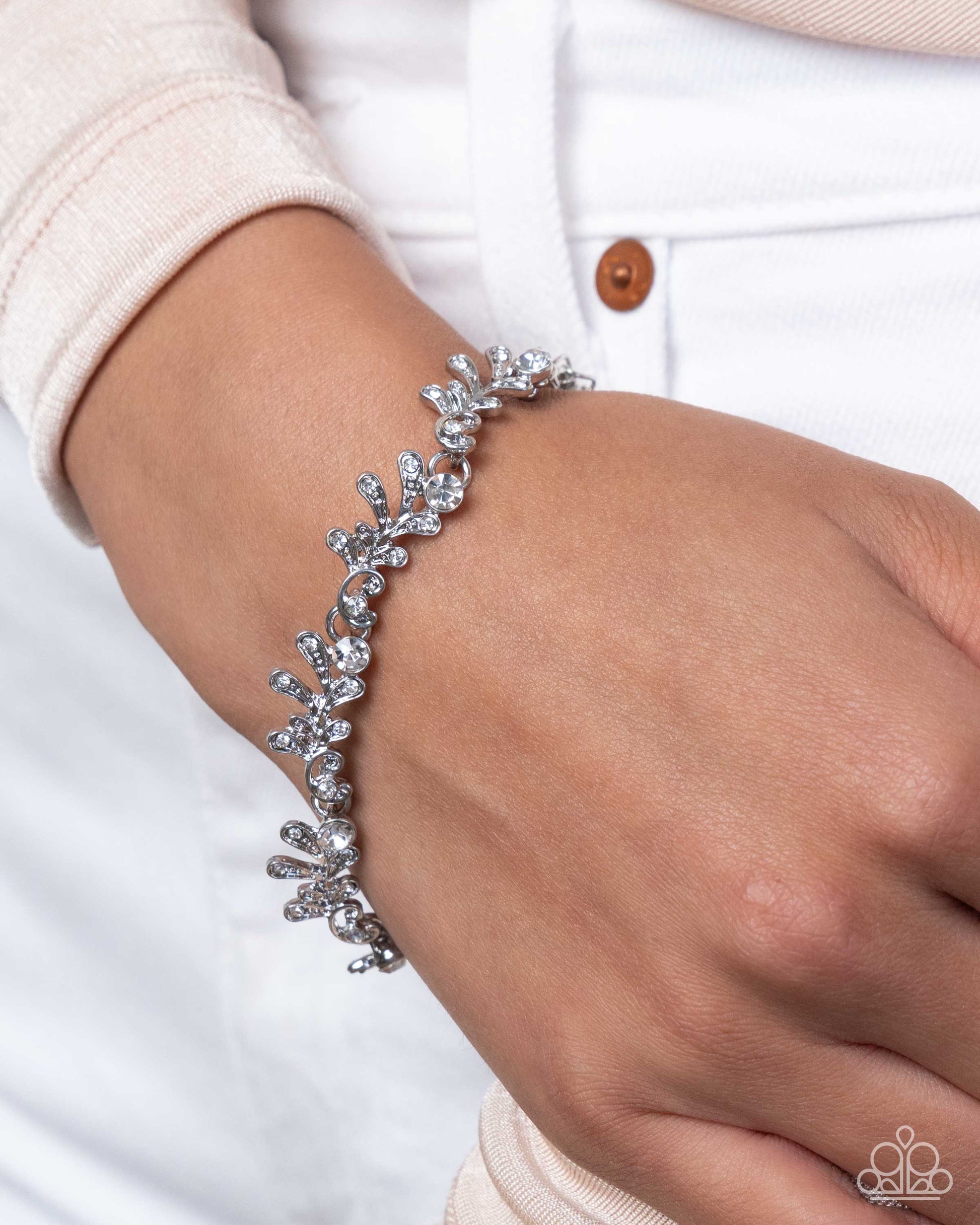 Leafy Lass - white - Paparazzi bracelet