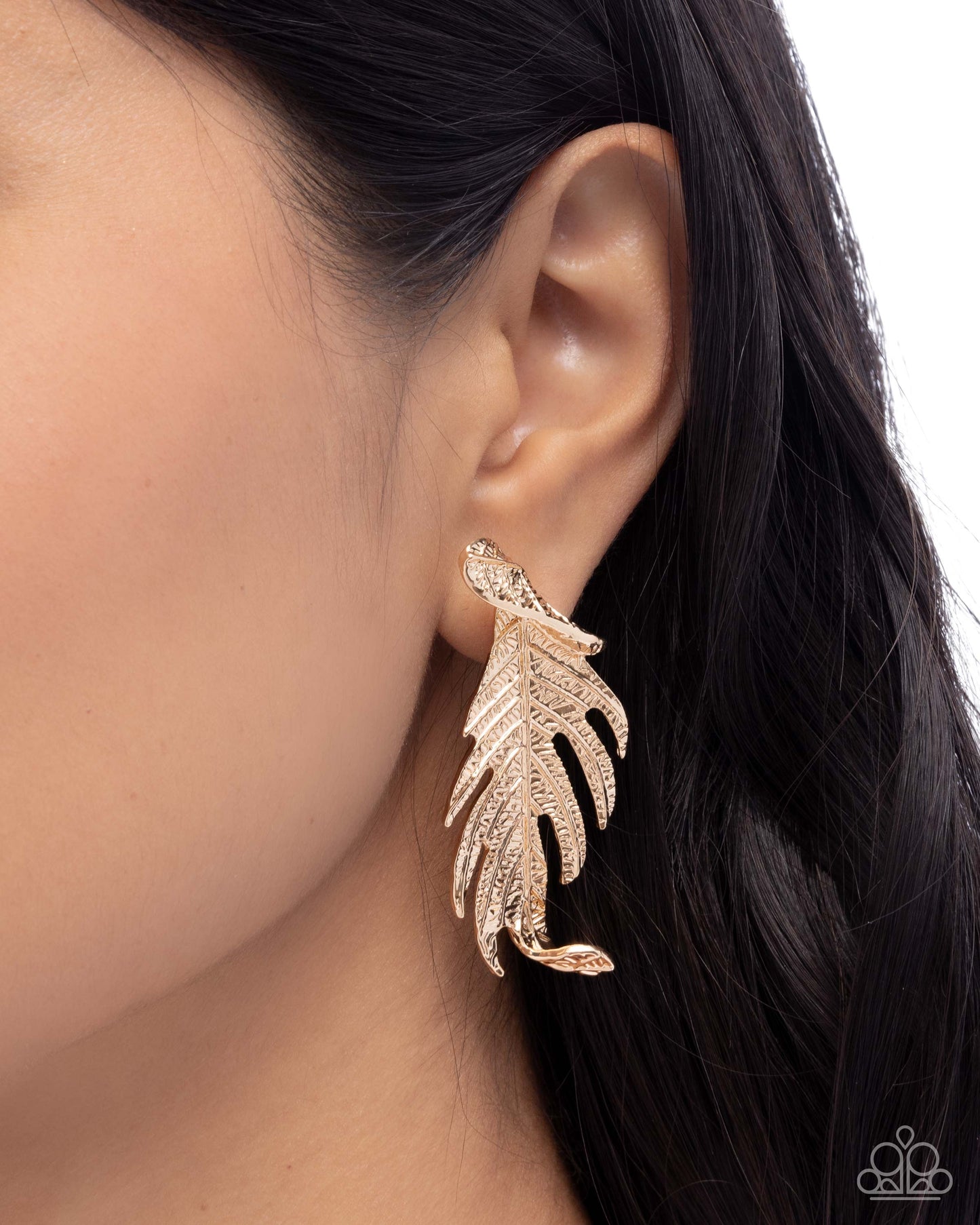 Leafy Lure - gold - Paparazzi earrings