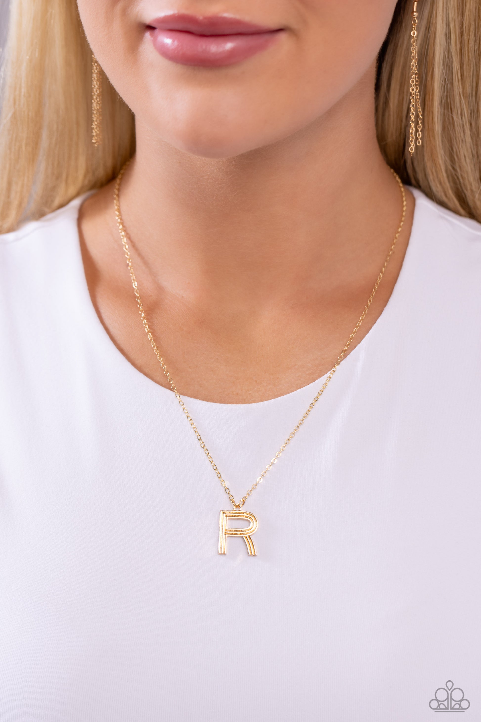 Leave Your Initials - gold - R - Paparazzi necklace