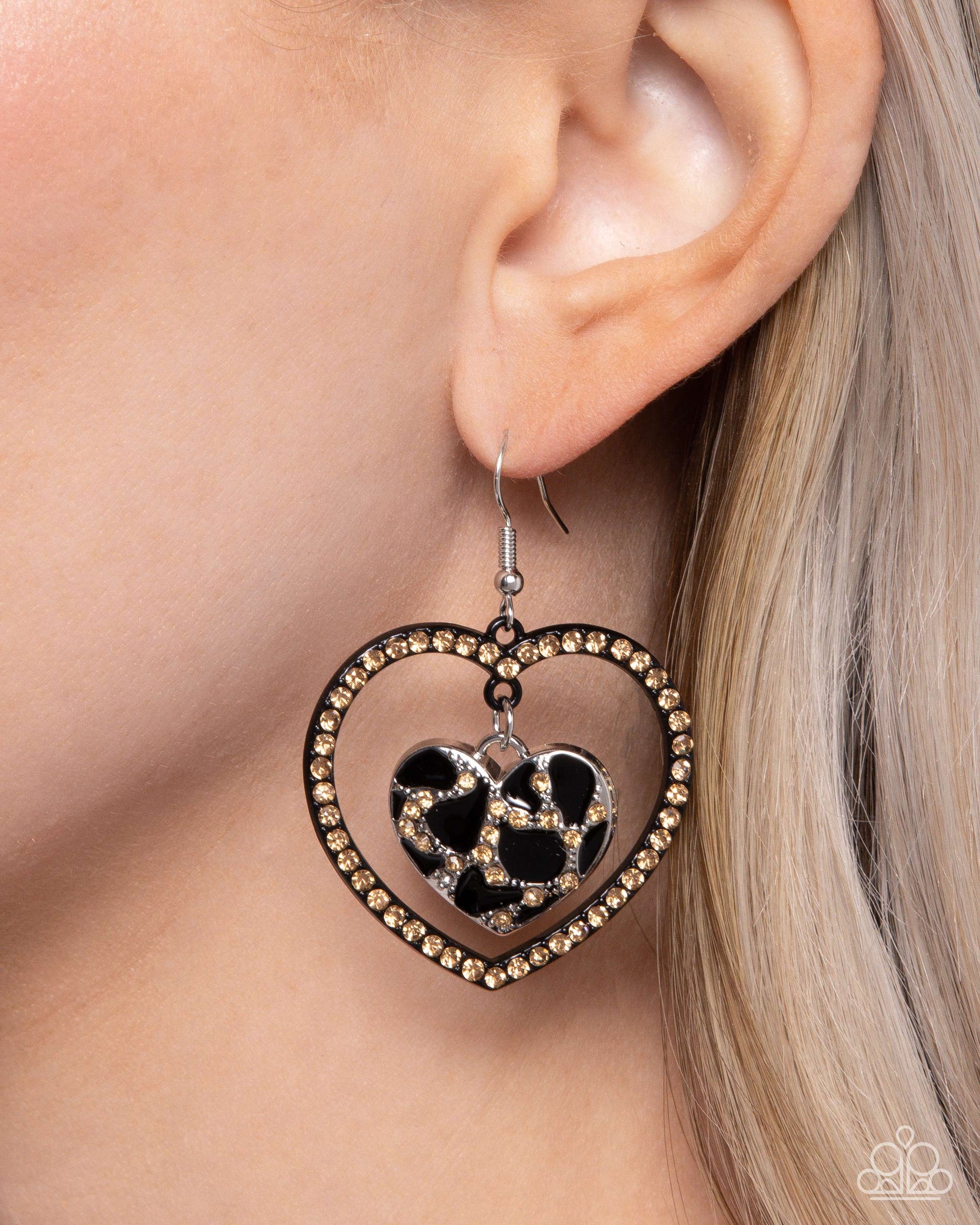 Leopard Love - black - Paparazzi earrings