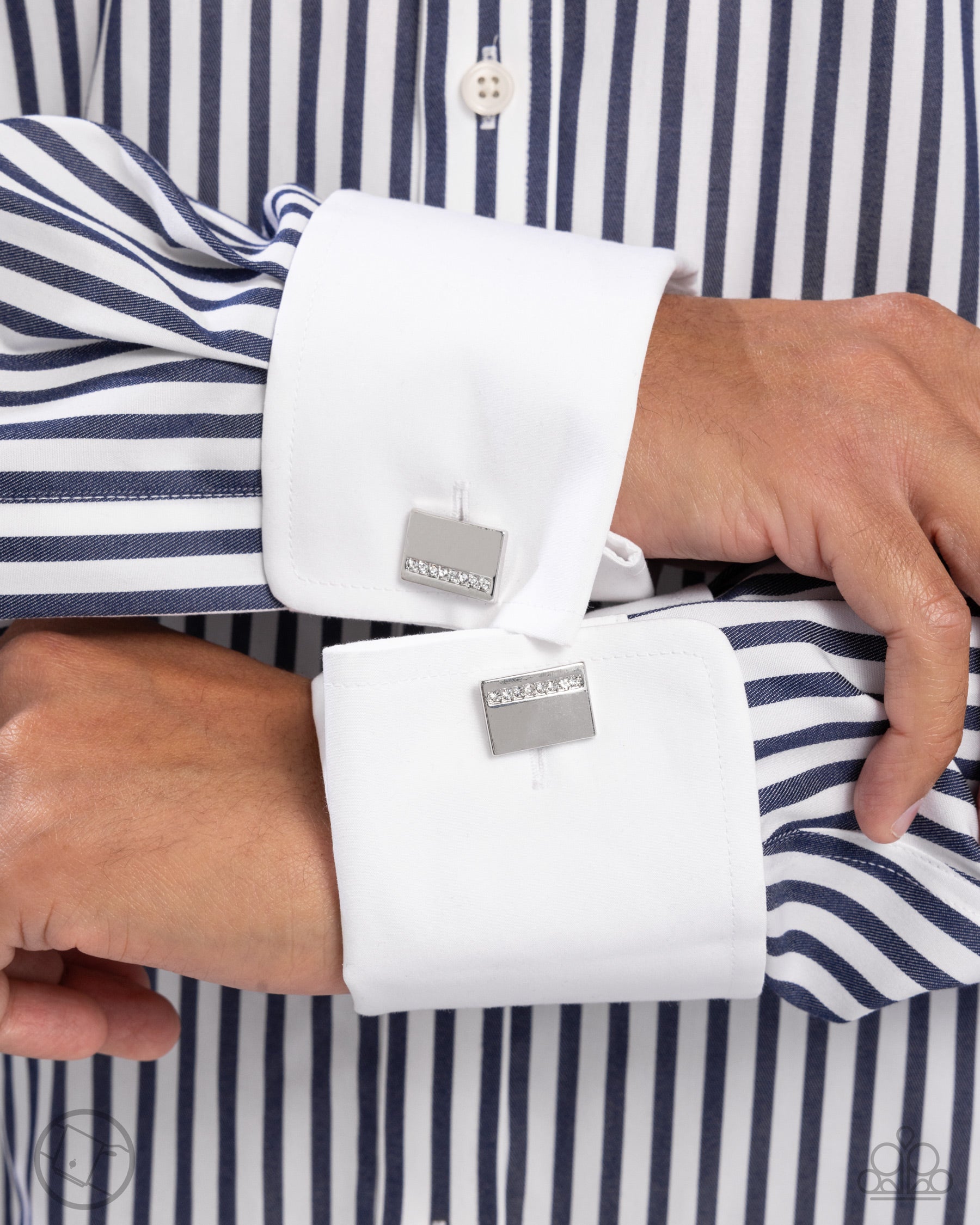 Lined Leader - white - Paparazzi MENS cufflinks