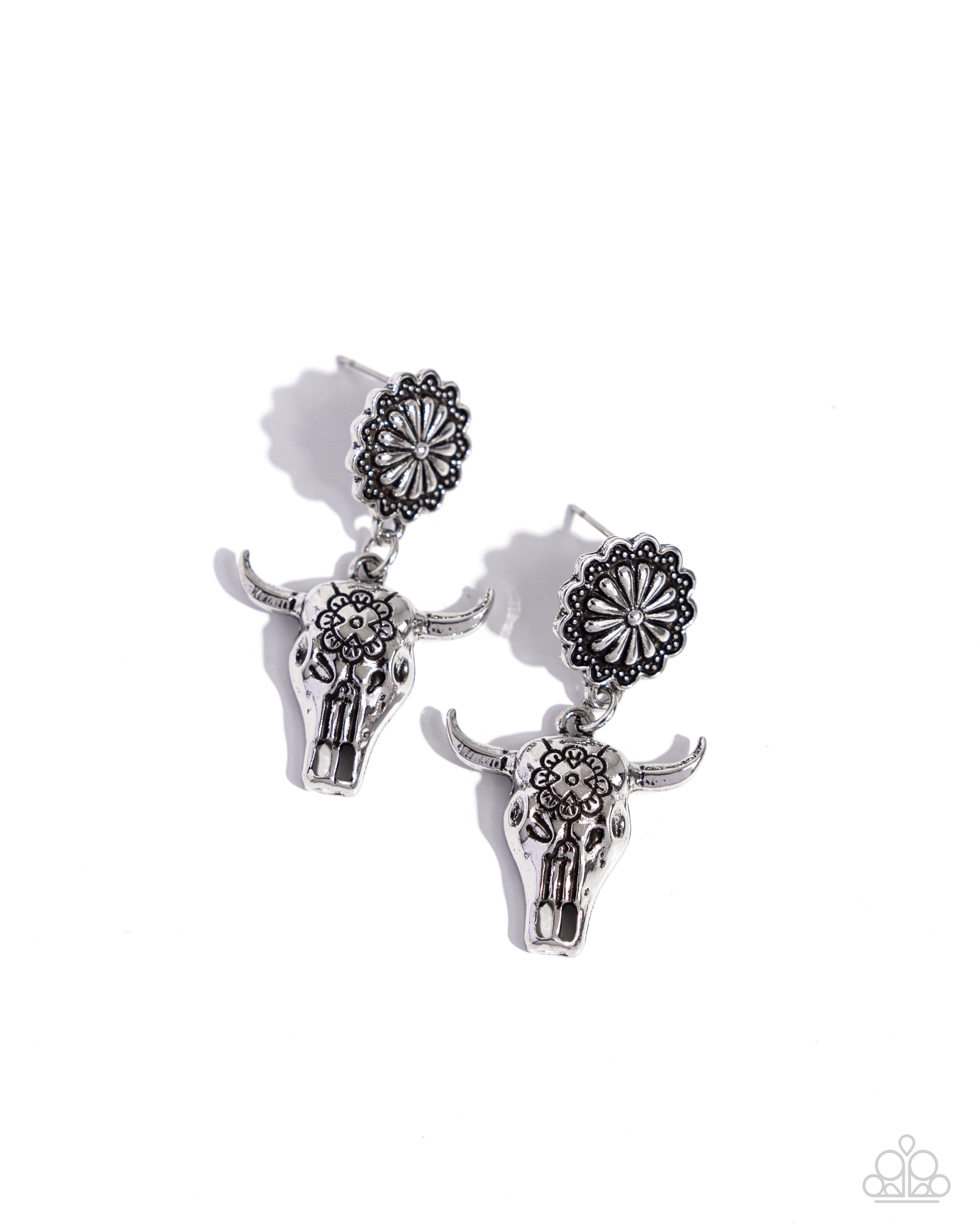 Longhorn Lure - silver - Paparazzi earrings