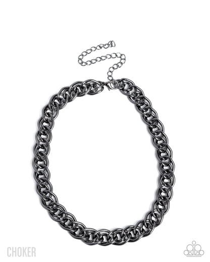 Lustrous Links - black - Paparazzi necklace