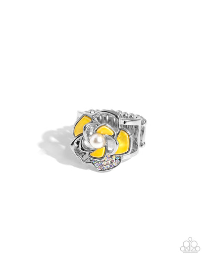 Mademoi-SHELL - yellow - Paparazzi ring
