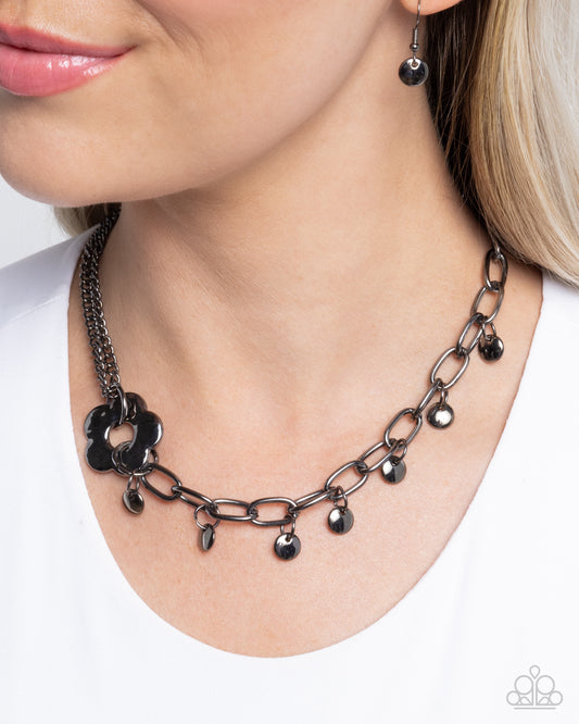 Magic Merger - black - Paparazzi necklace