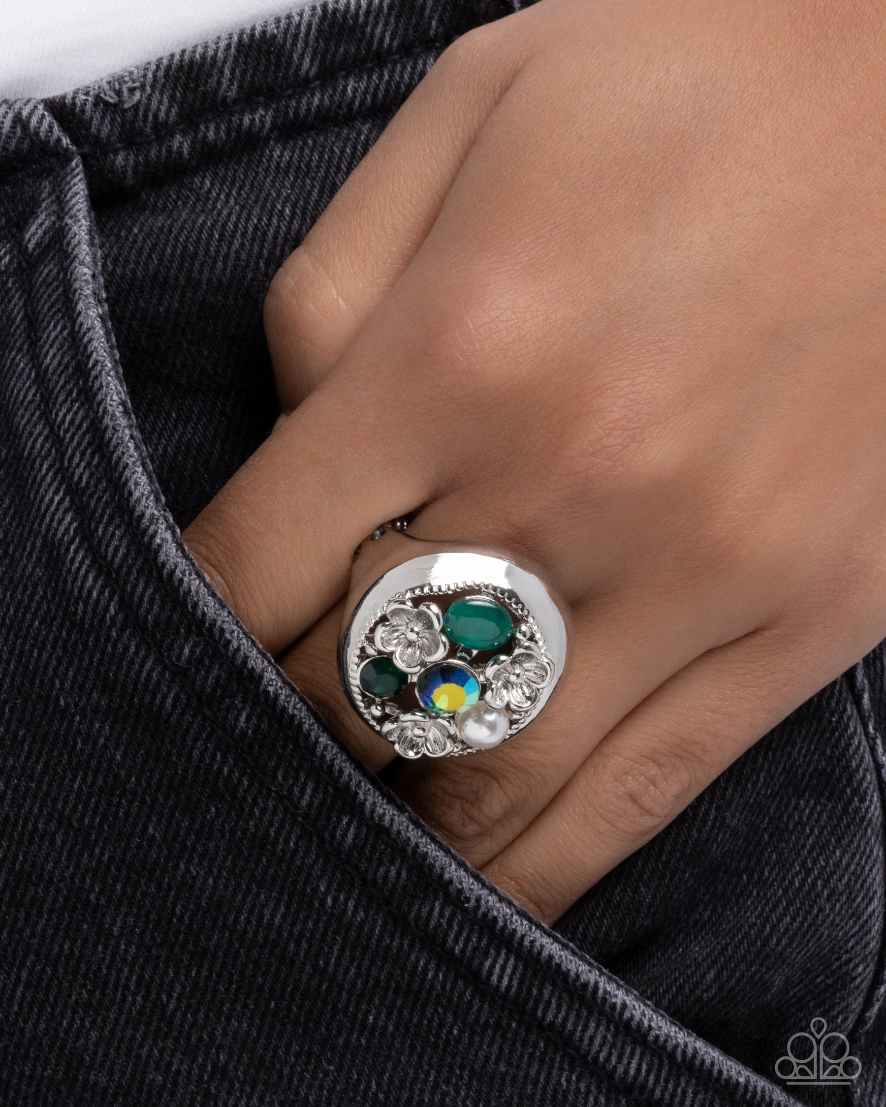 Malibu Mecca - green - Paparazzi ring