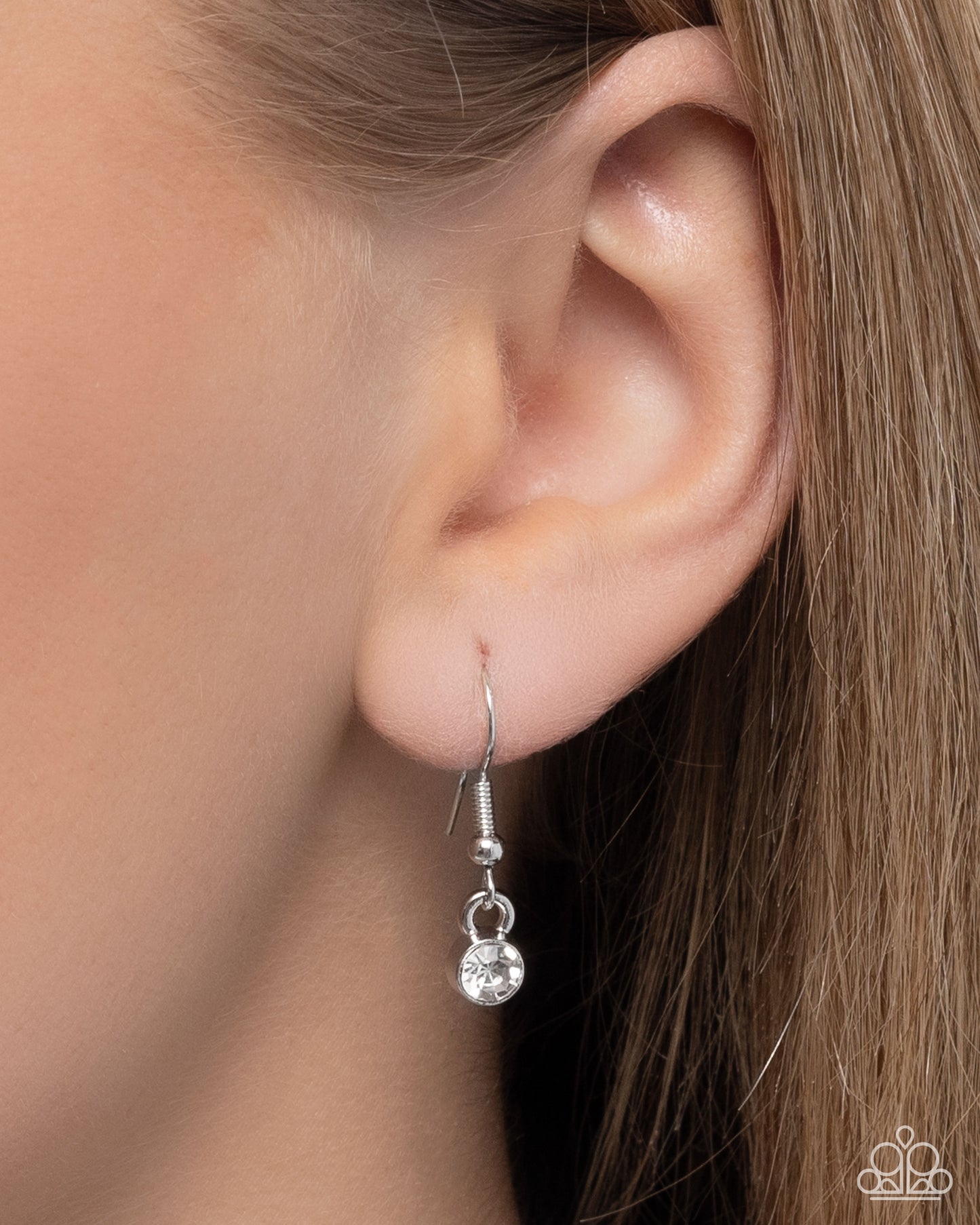 Marquise Maneuver - white - Paparazzi necklace