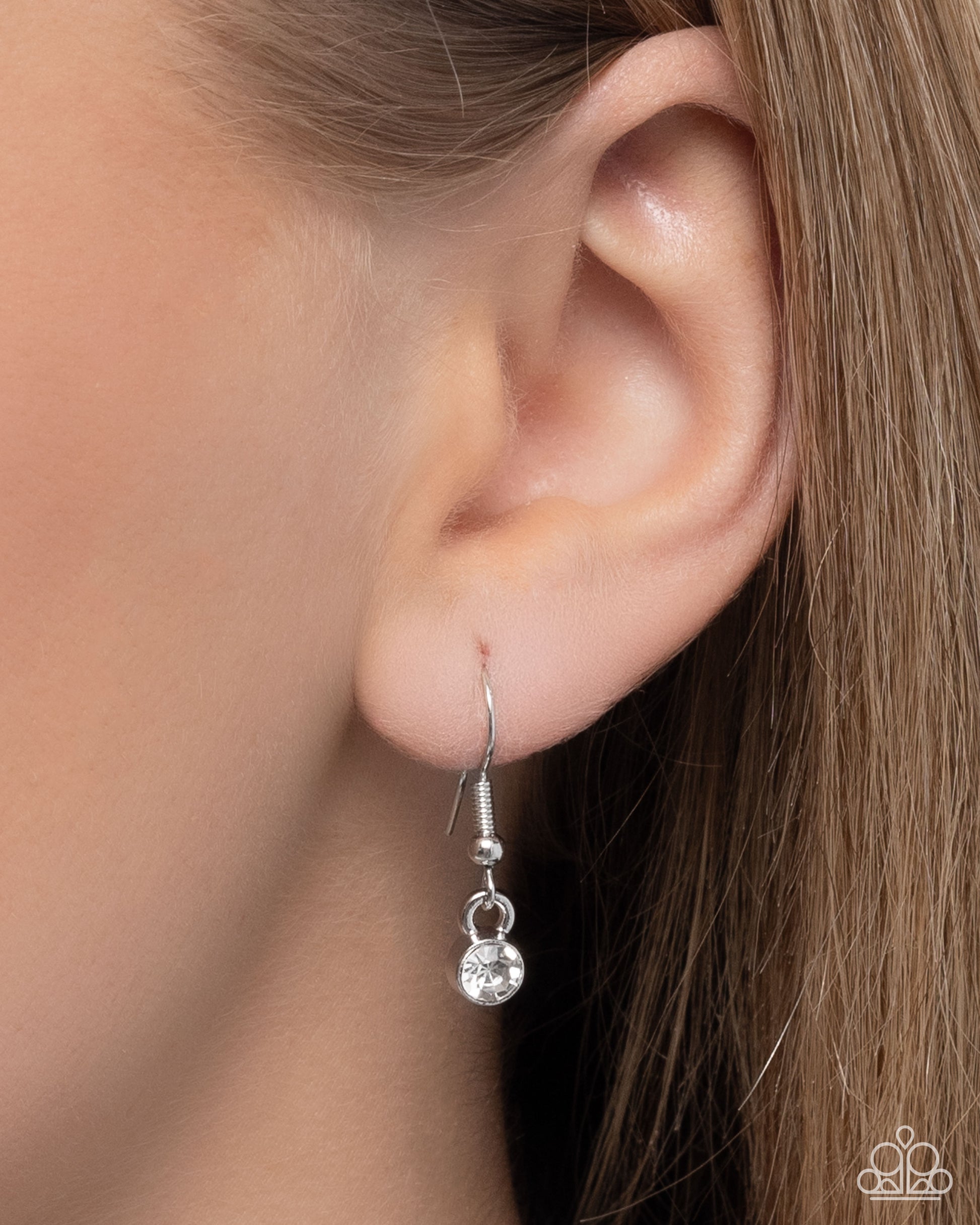 Marquise Maneuver - white - Paparazzi necklace