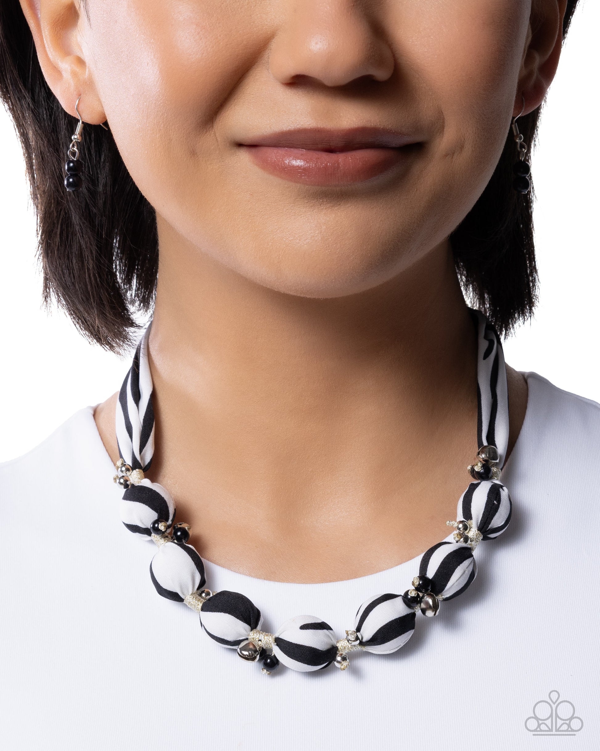 Modern Memory - black - Paparazzi necklace