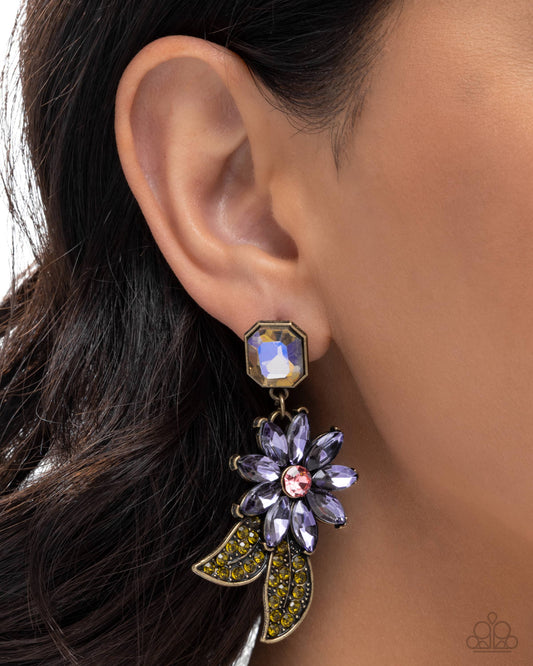 Momentous Majesty - brass - Paparazzi earrings