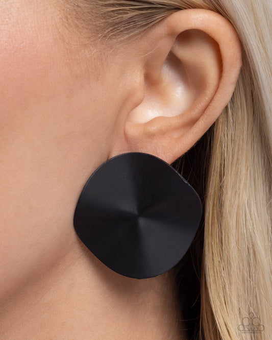 Moody Masterpiece - black - Paparazzi earrings