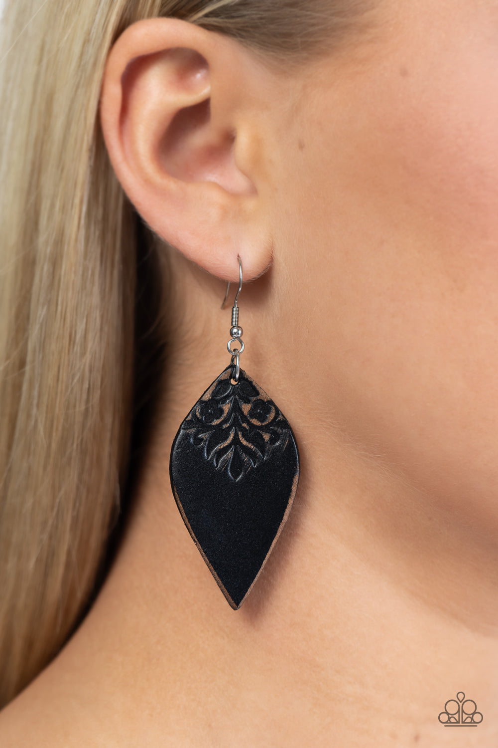 Naturally Nostalgic - black - Paparazzi earrings
