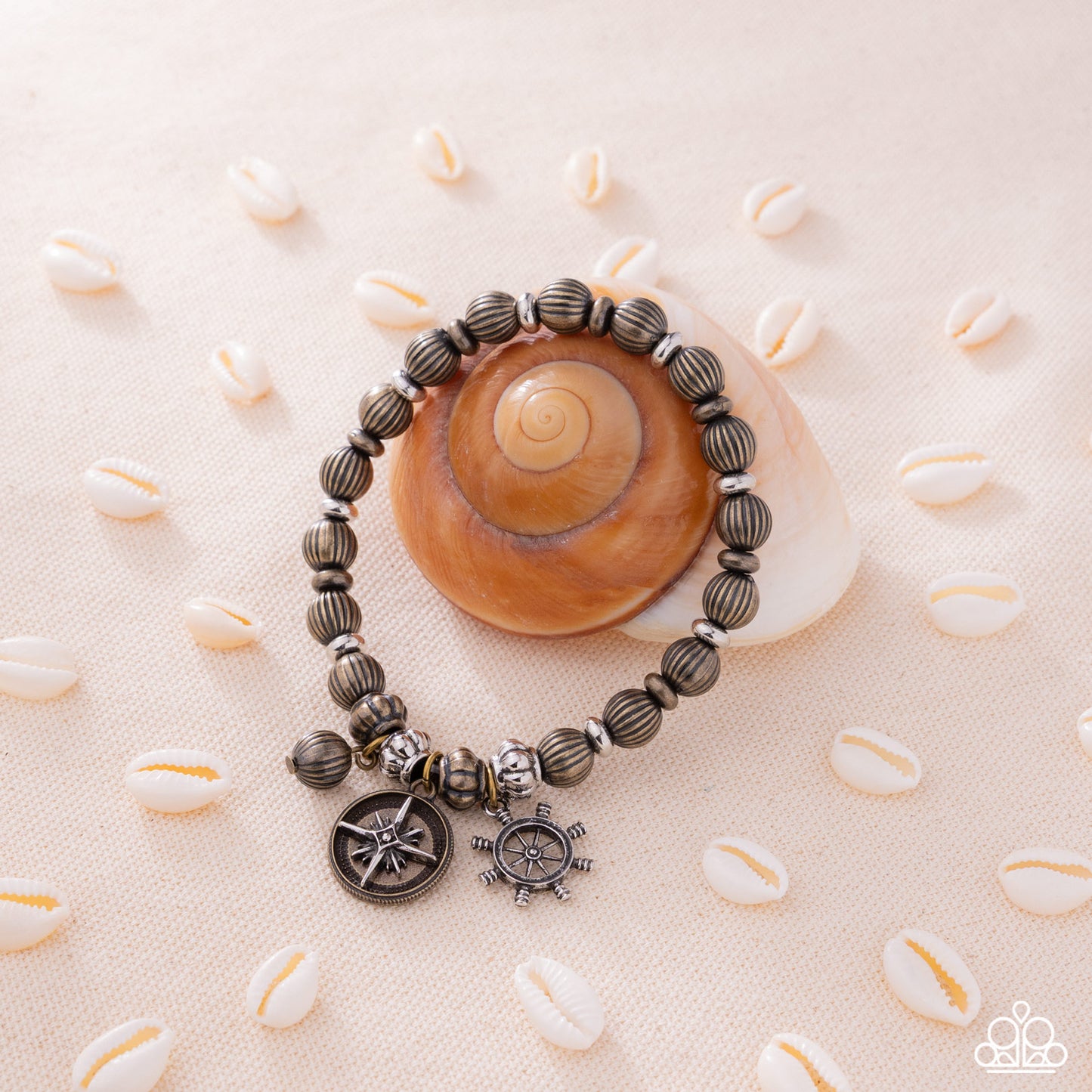 Neutral Navigator - brass - Paparazzi bracelet