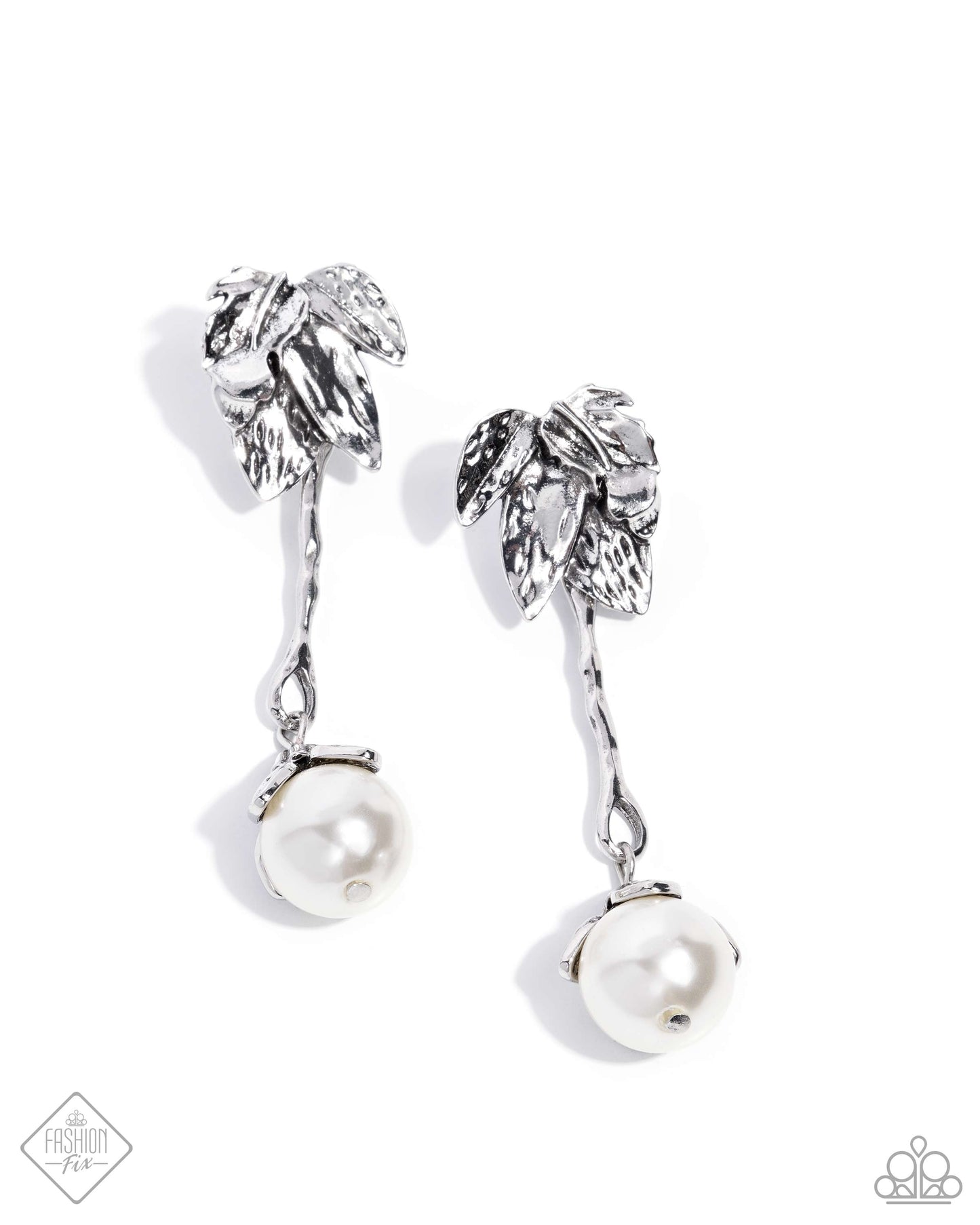 Nod to the Classics - white - Paparazzi earrings