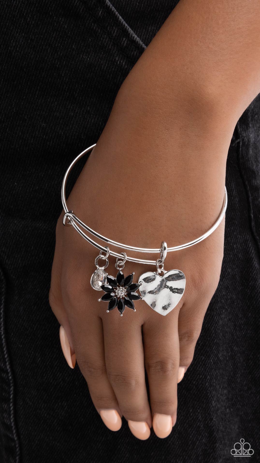 Open Opulence - black - Paparazzi bracelet