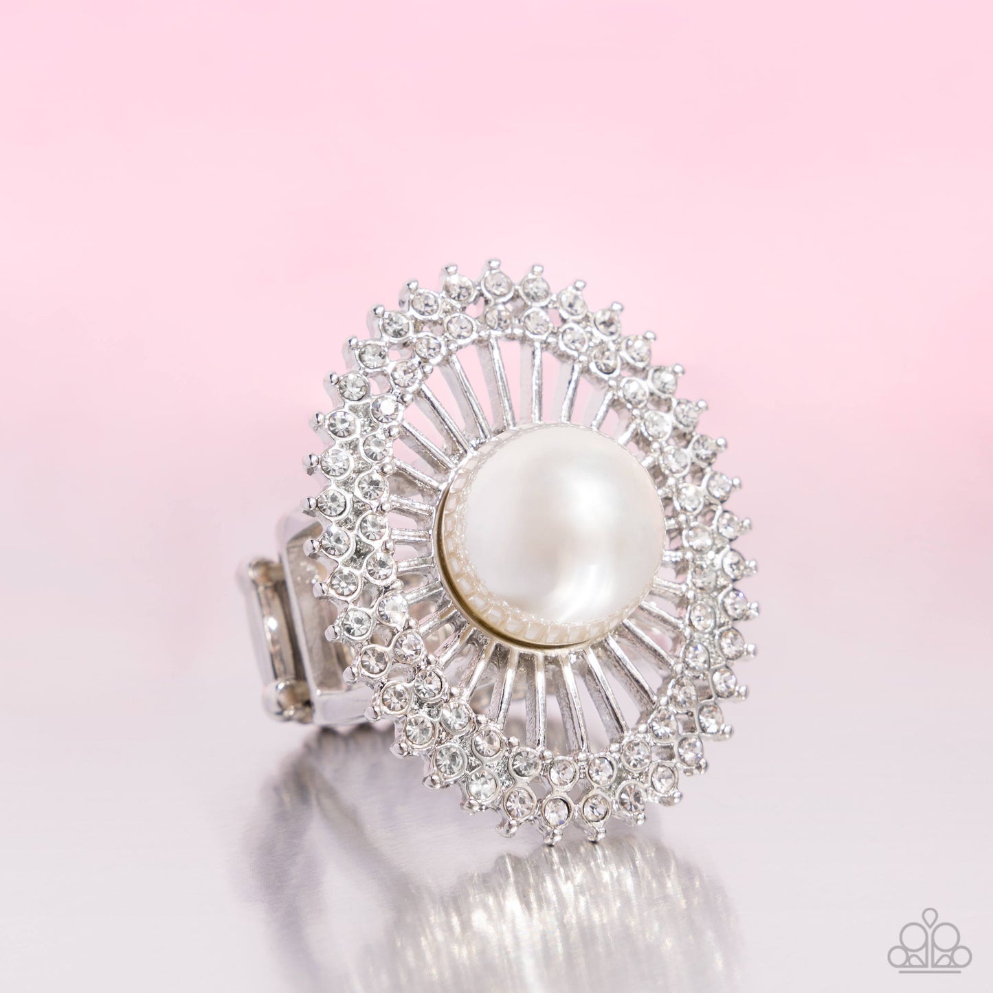 Ornamental Outline - white - Paparazzi ring
