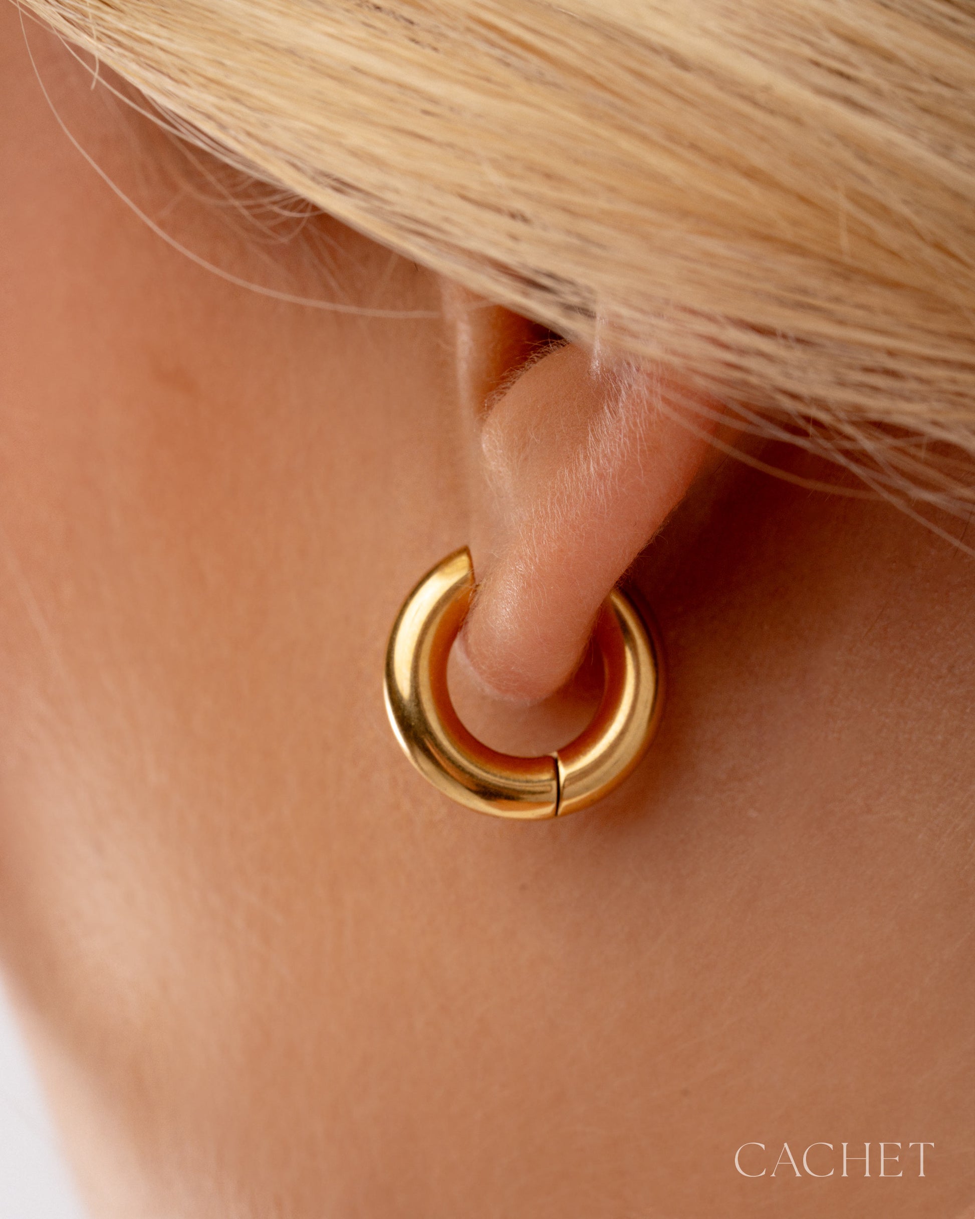 Oro - Cachet earrings - Cachet by Paparazzi