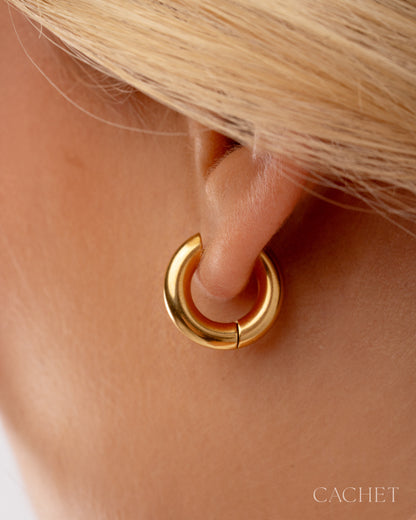 Oro - Cachet earrings - Cachet by Paparazzi