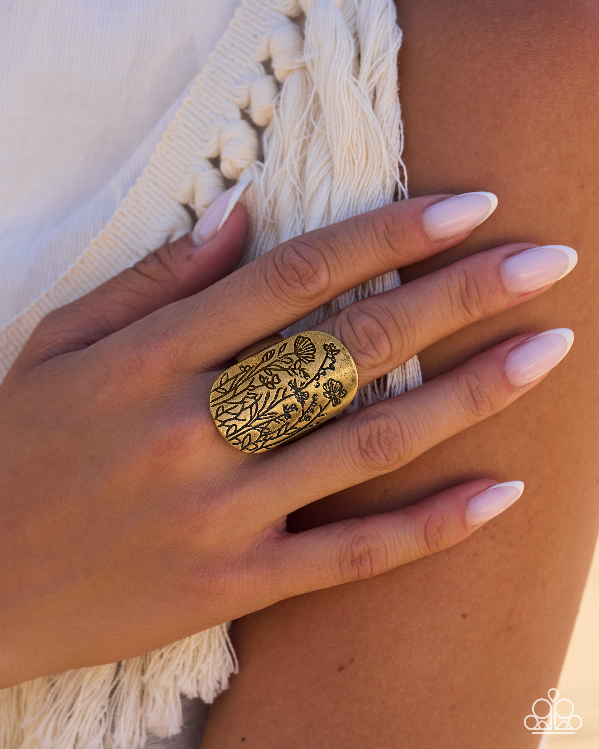 Out in the Garden - brass - Paparazzi ring