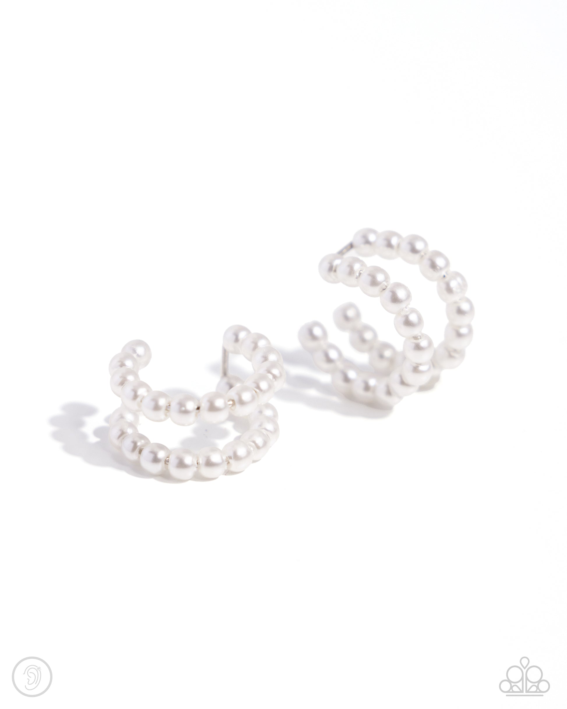 PEARLS Just Want to Have Fun - white - Paparazzi ear cuff