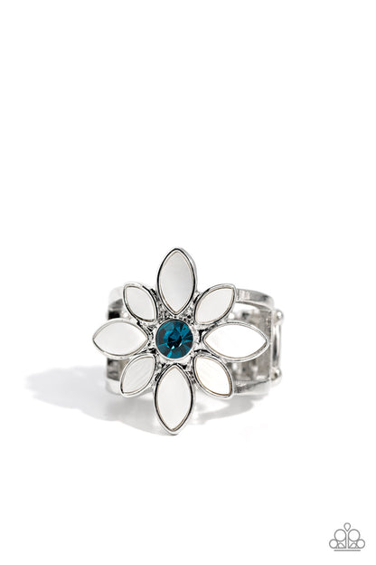 PETAL to the MEADOW - blue - Paparazzi ring