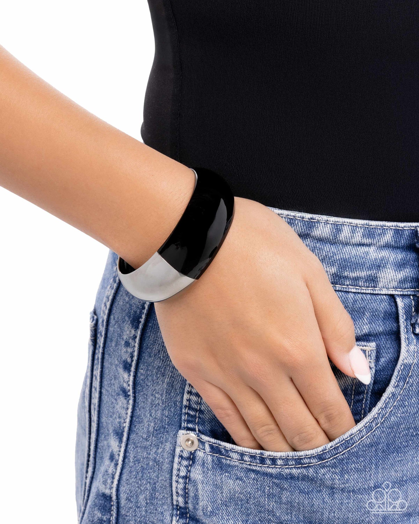 Painted Paramount - black - Paparazzi bracelet