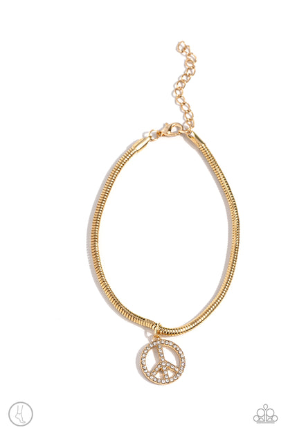 Pampered Peacemaker - gold - Paparazzi anklet
