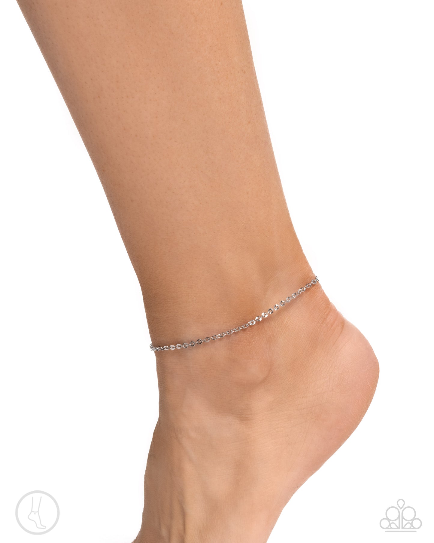 Pampered Pondering - silver - Paparazzi anklet