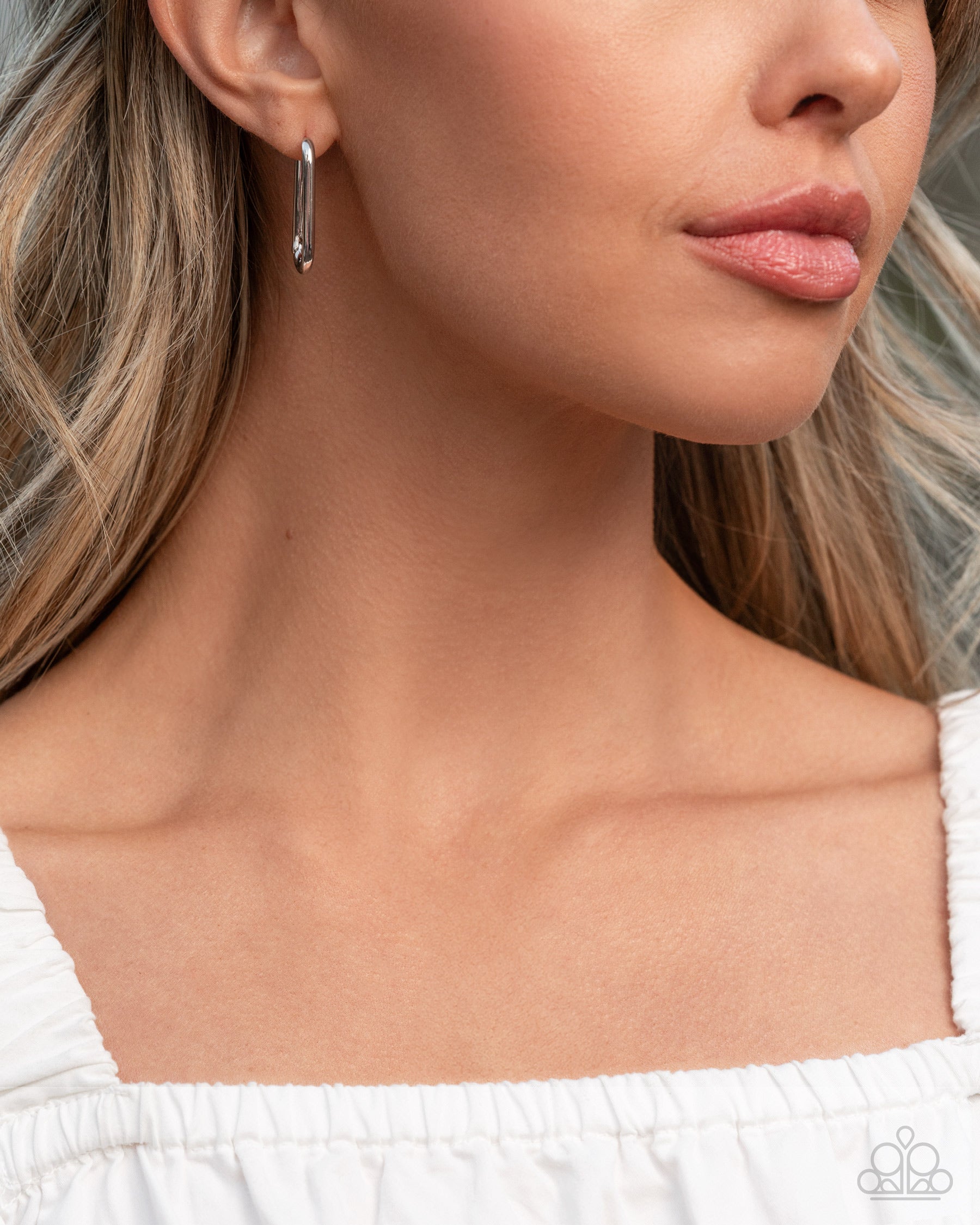 Paramount Paperclips - silver - Paparazzi earrings