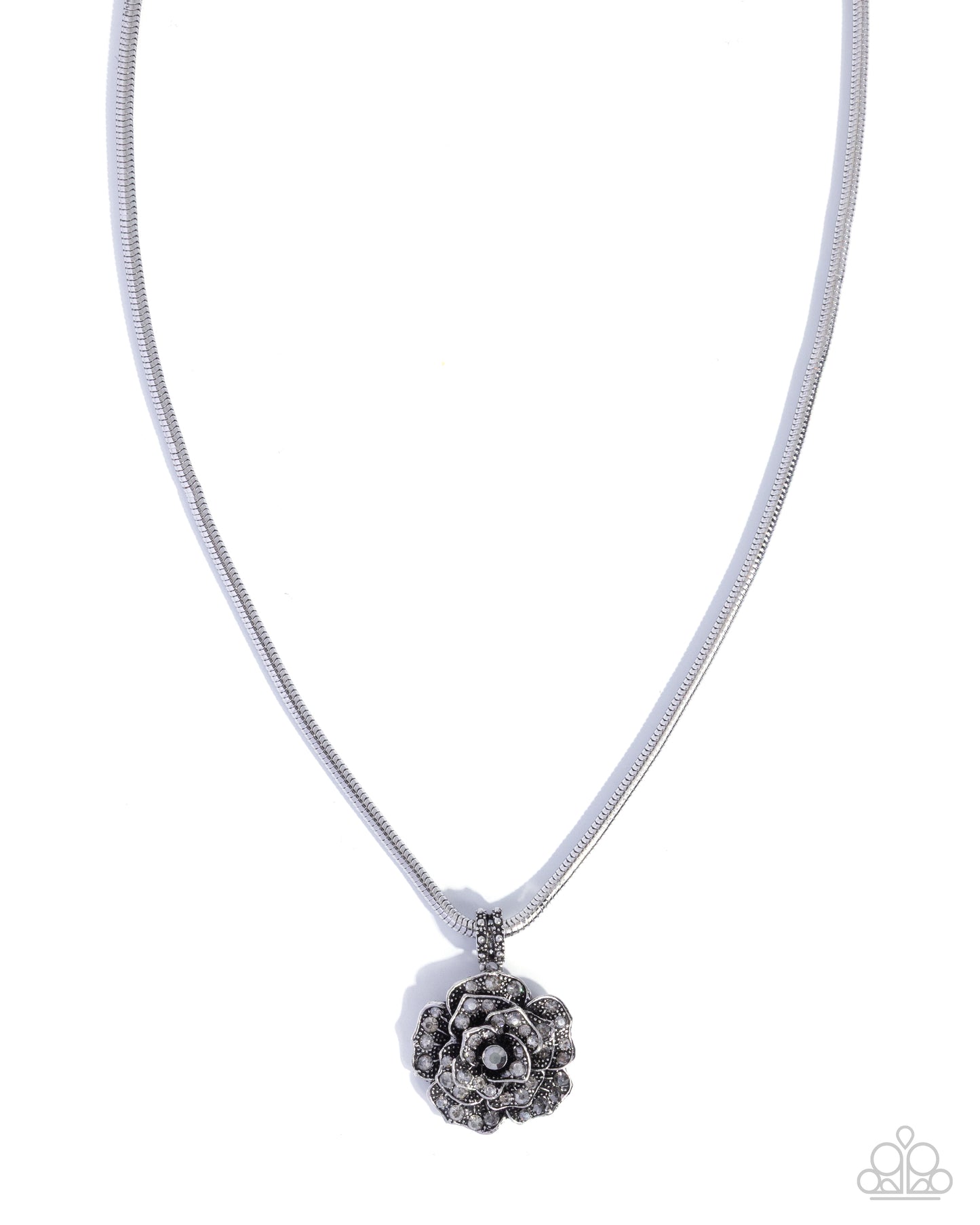 Passionate Petals - silver - Paparazzi necklace