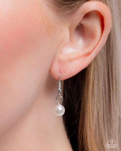 Pearl Pageantry - black - Paparazzi necklace