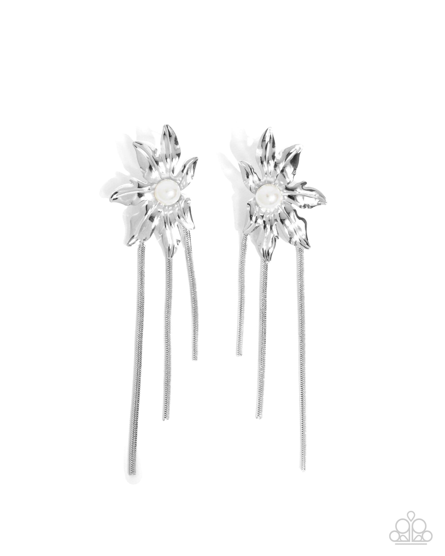 Pearl Panorama - white - Paparazzi earrings