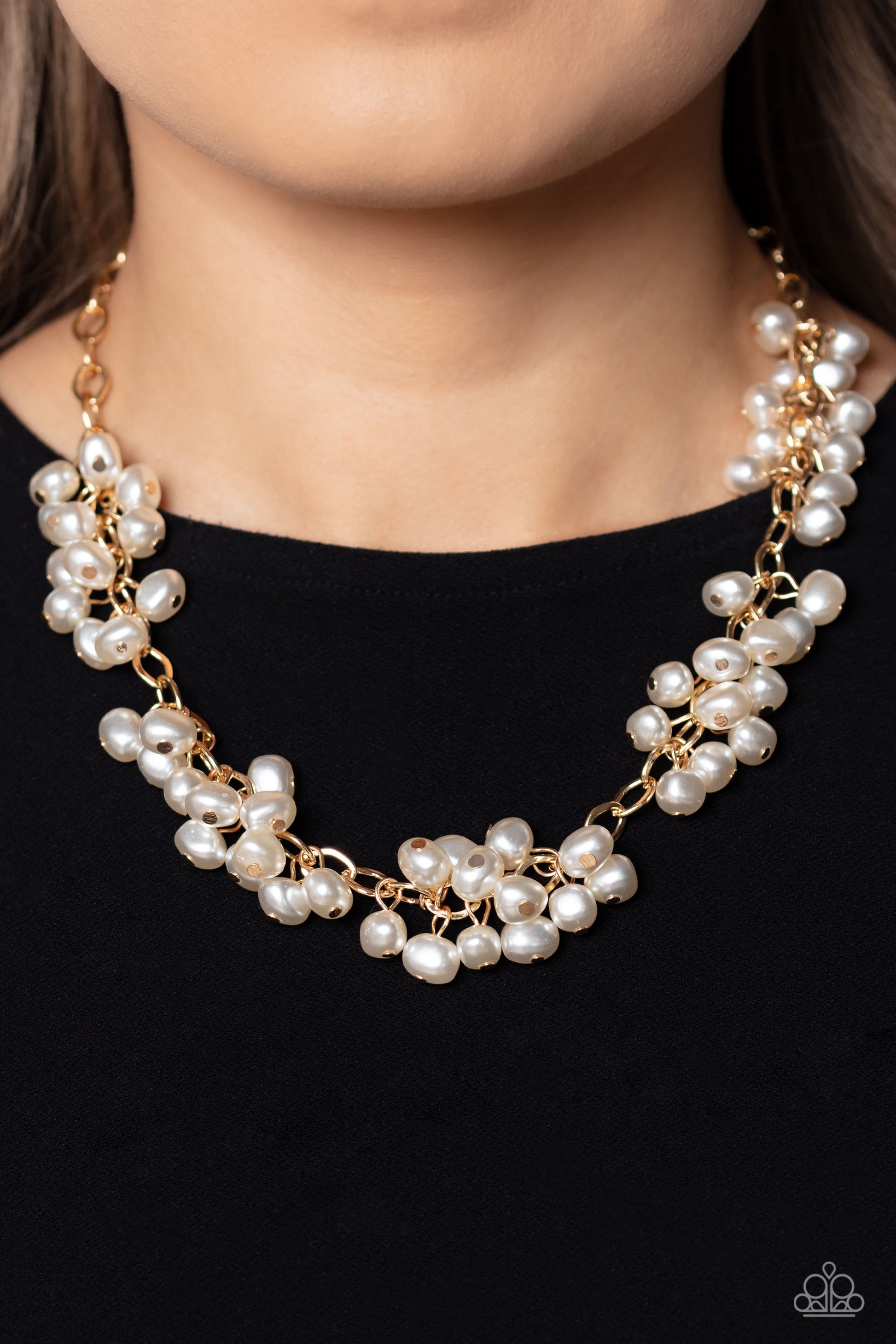 Pearl Parlor - gold - Paparazzi necklace