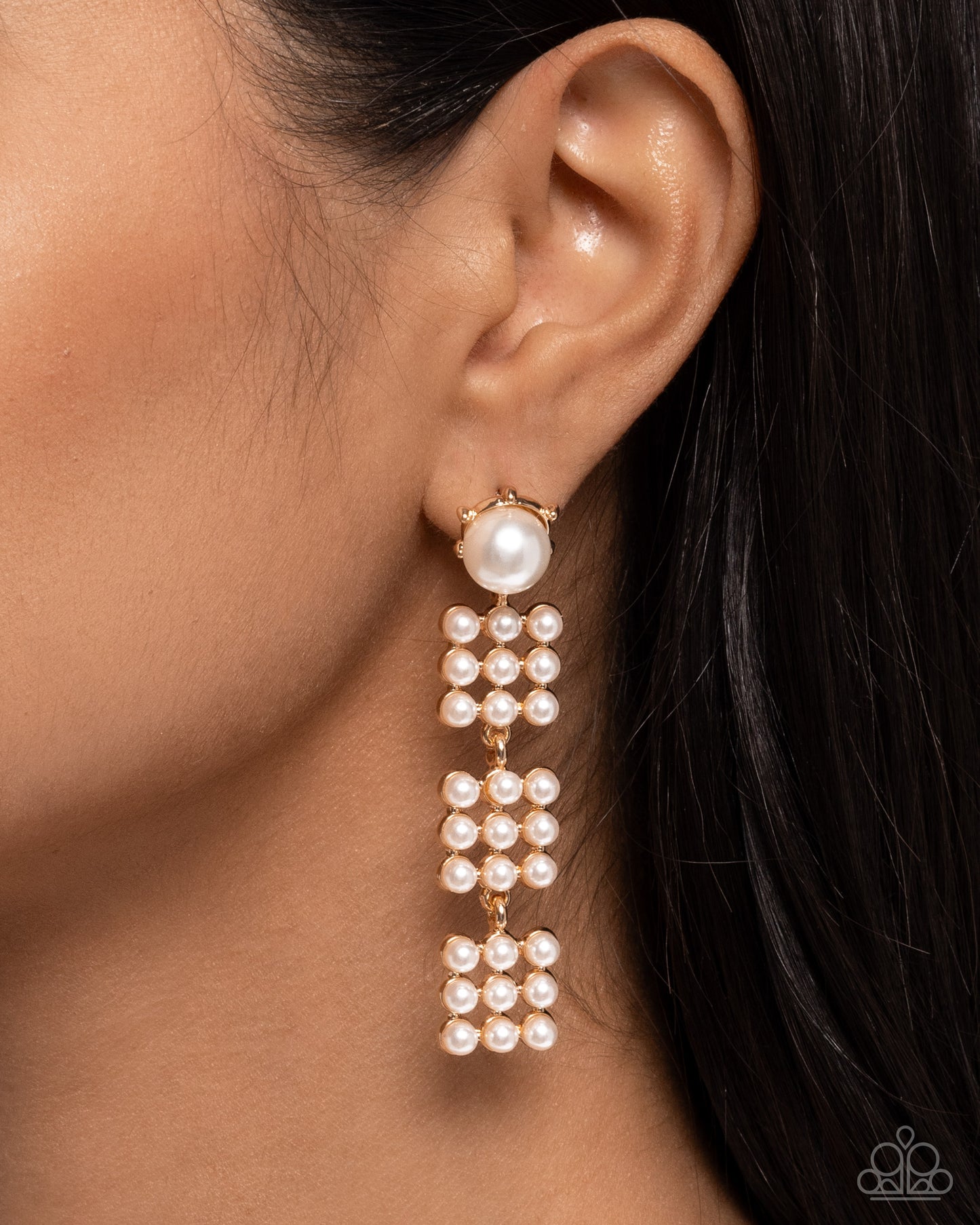 Pearl Pastime - gold - Paparazzi earrings