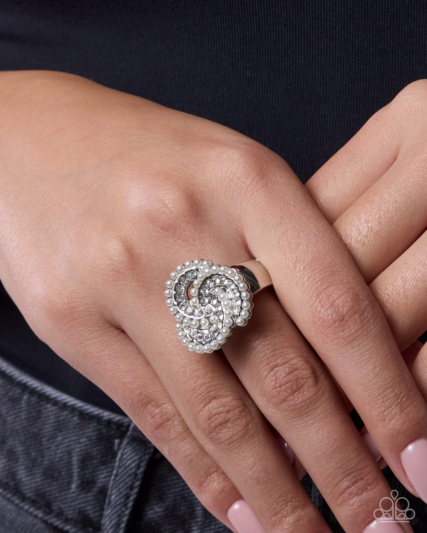 Pearl Punch - white - Paparazzi ring