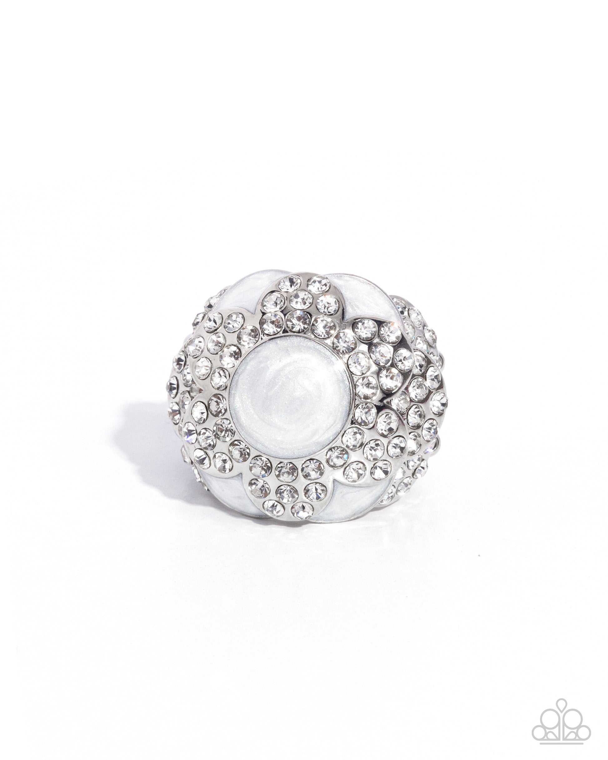 Pearly Podium - white - Paparazzi ring