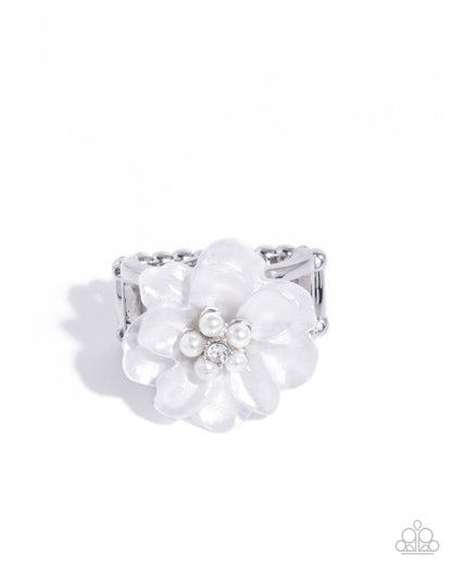 Pinched Petals - white - Paparazzi ring