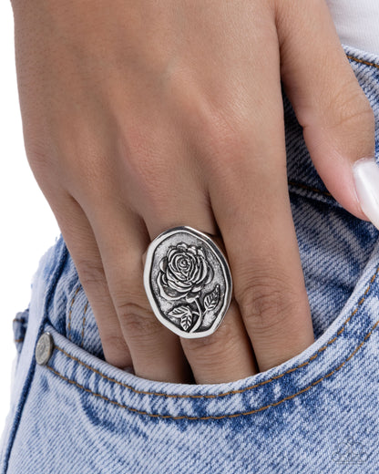 Pleasing Portrait - silver - Paparazzi ring