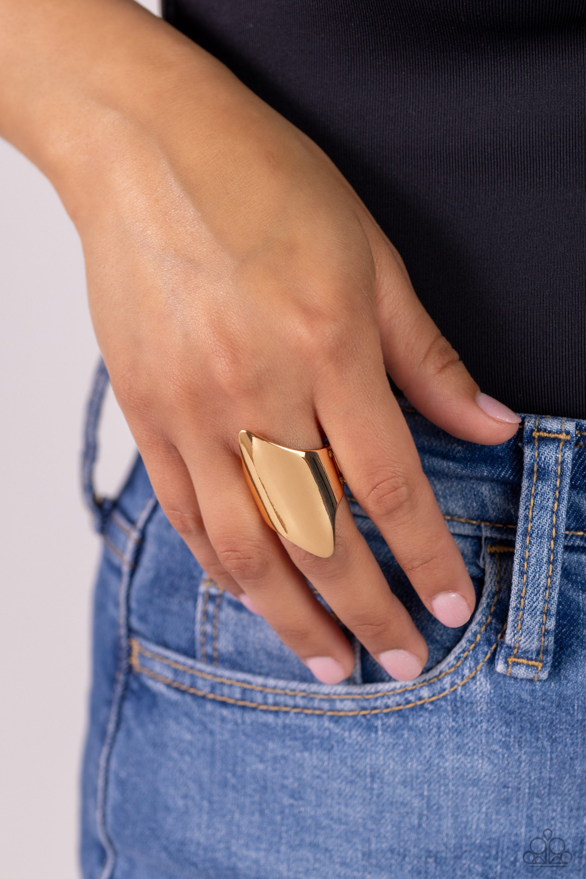 Pointed Palm Desert - gold - Paparazzi ring