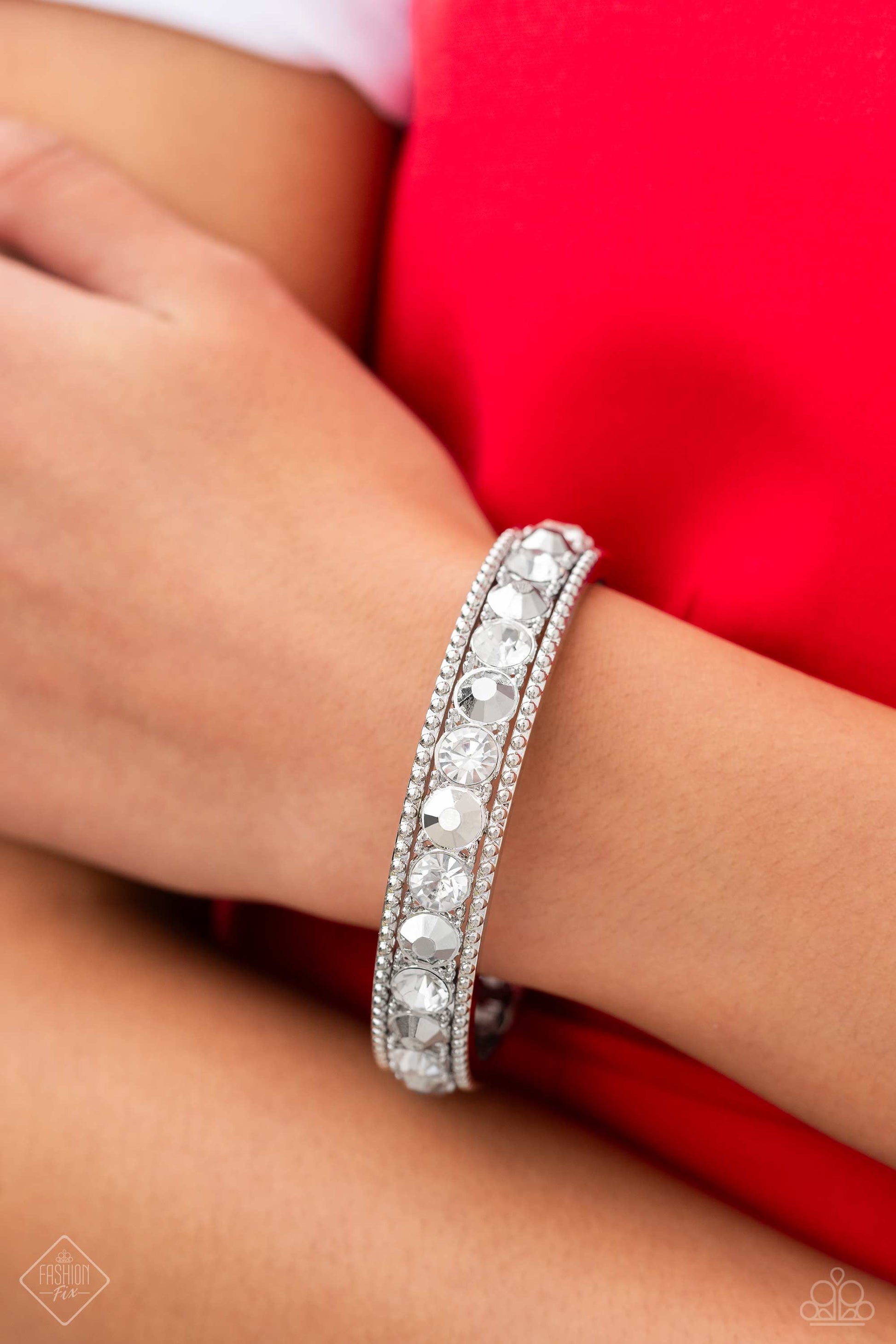 Polishing Promise - white - Paparazzi bracelet