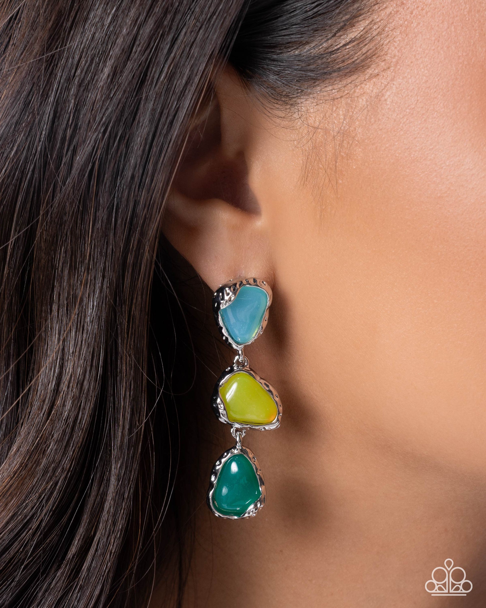 Portrait Palooza - green - Paparazzi earrings