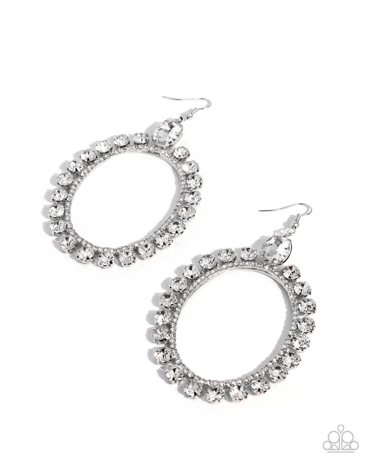 Portrait of a Queen - white - Paparazzi earrings
