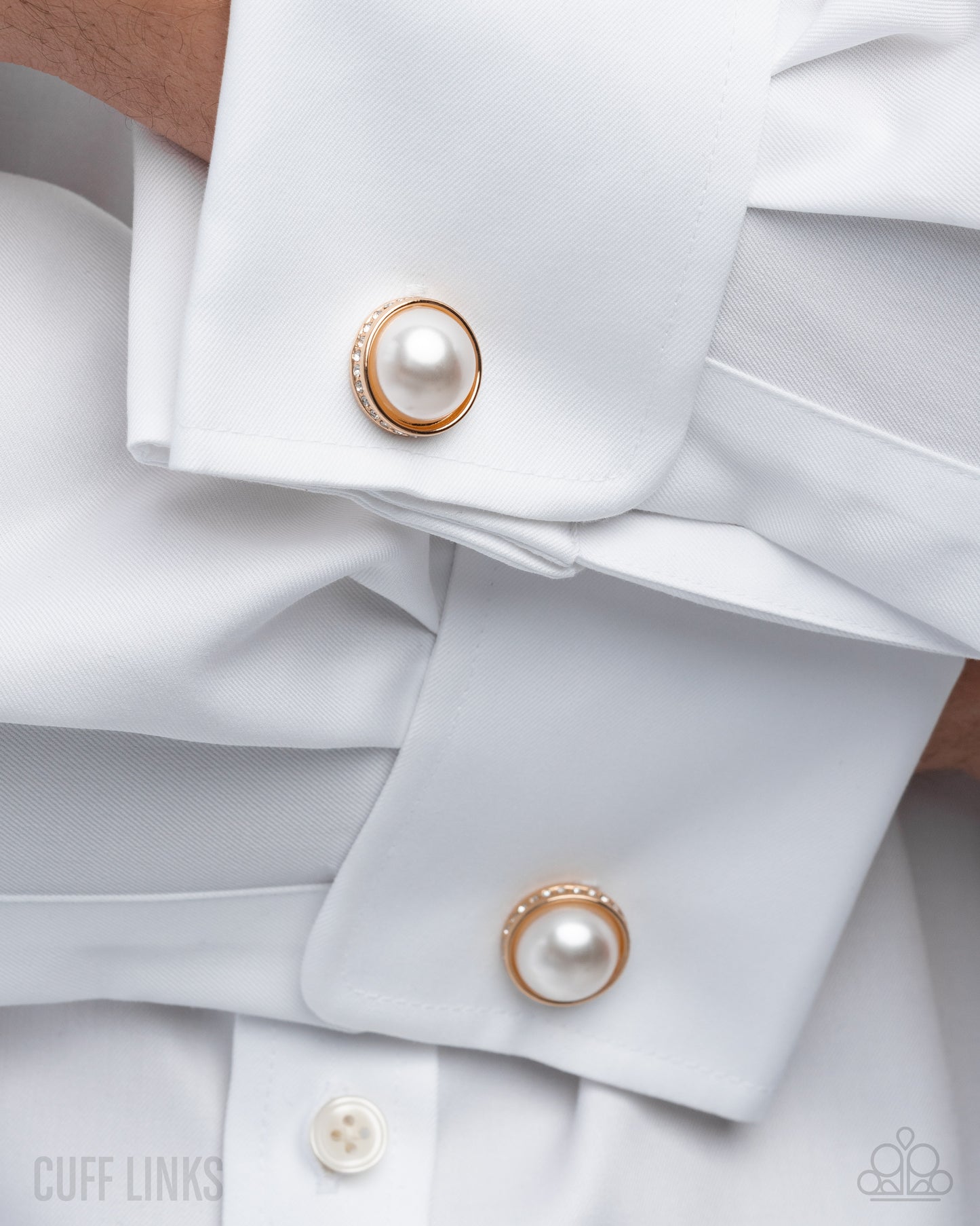Posh Presentation - gold - Paparazzi MENS cufflinks