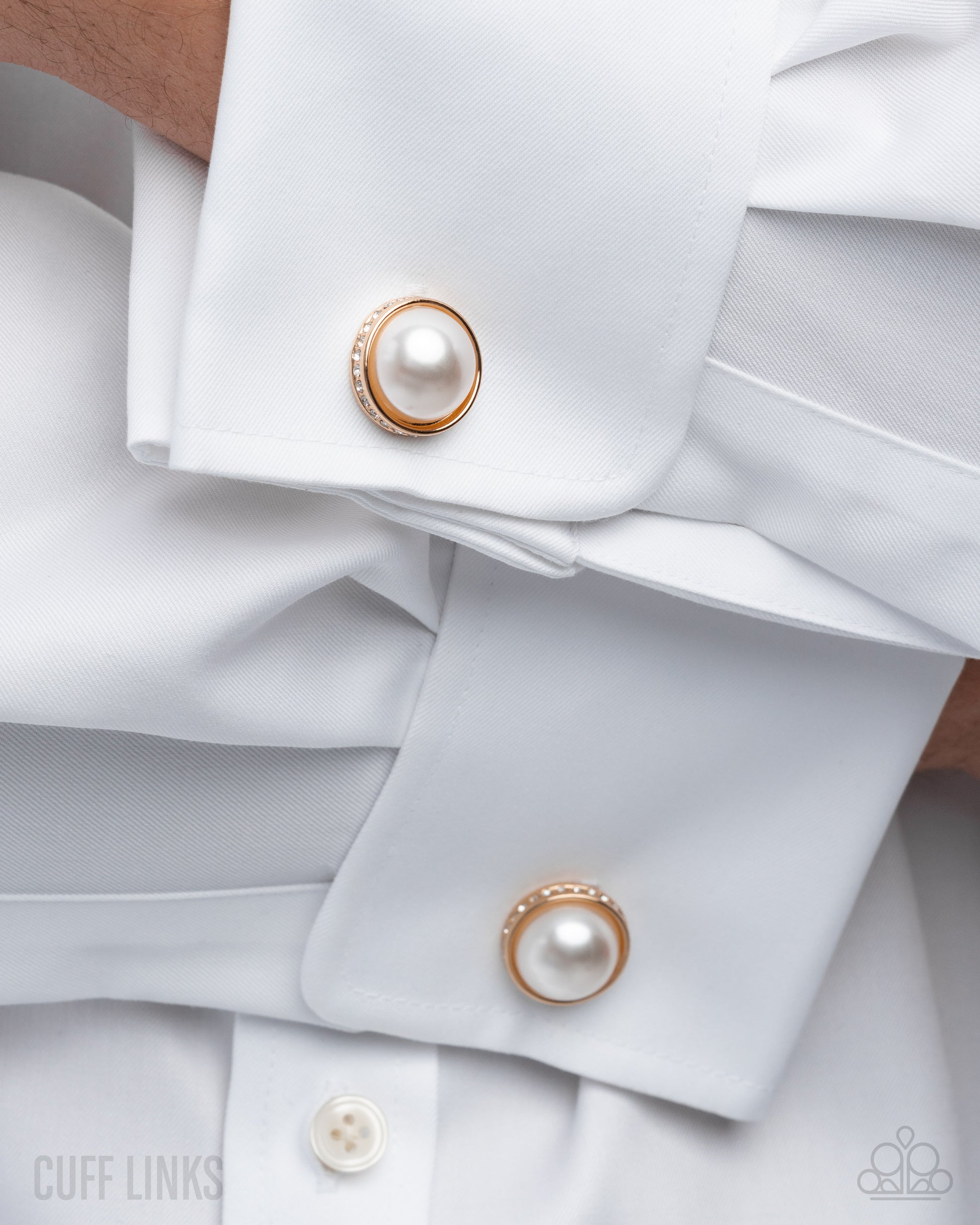 Posh Presentation - gold - Paparazzi MENS cufflinks