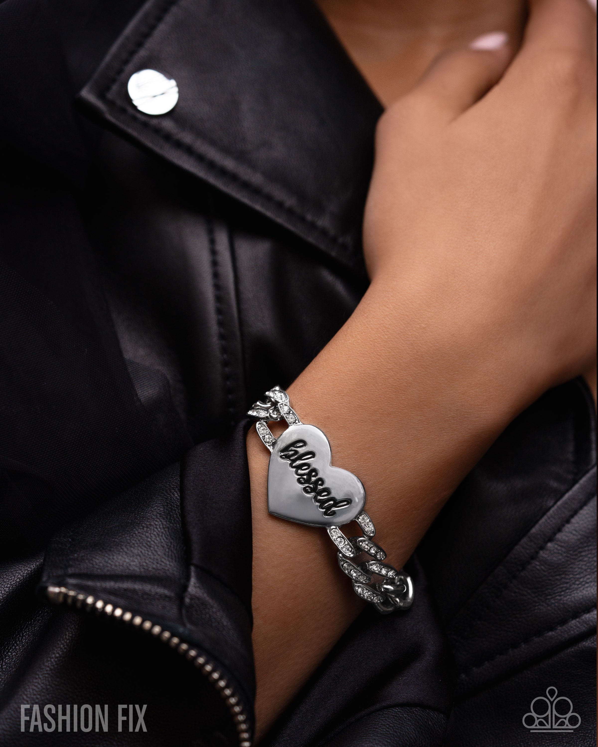 Positive Pose - white - Paparazzi bracelet – JewelryBlingThing