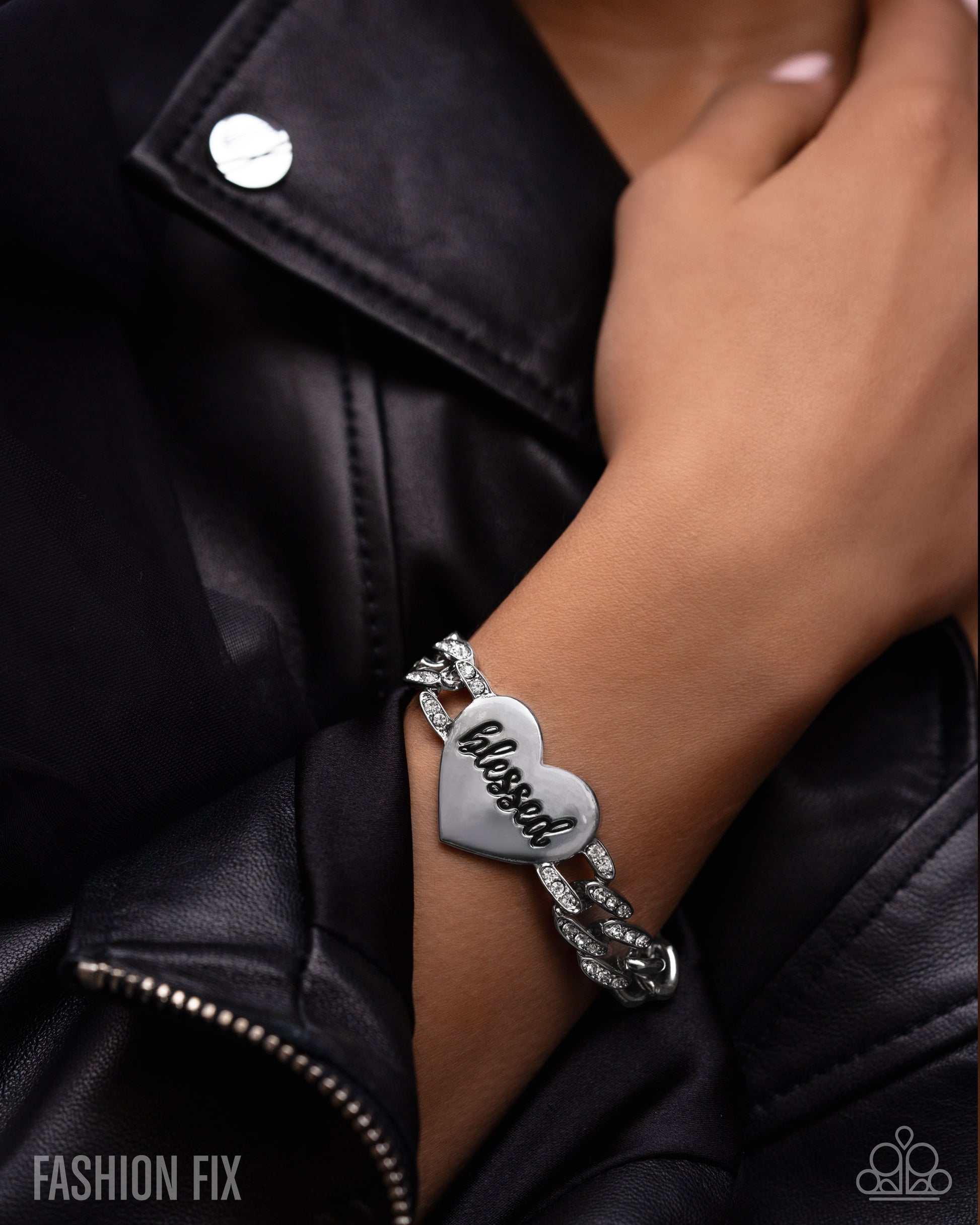 Positive Pose - white - Paparazzi bracelet