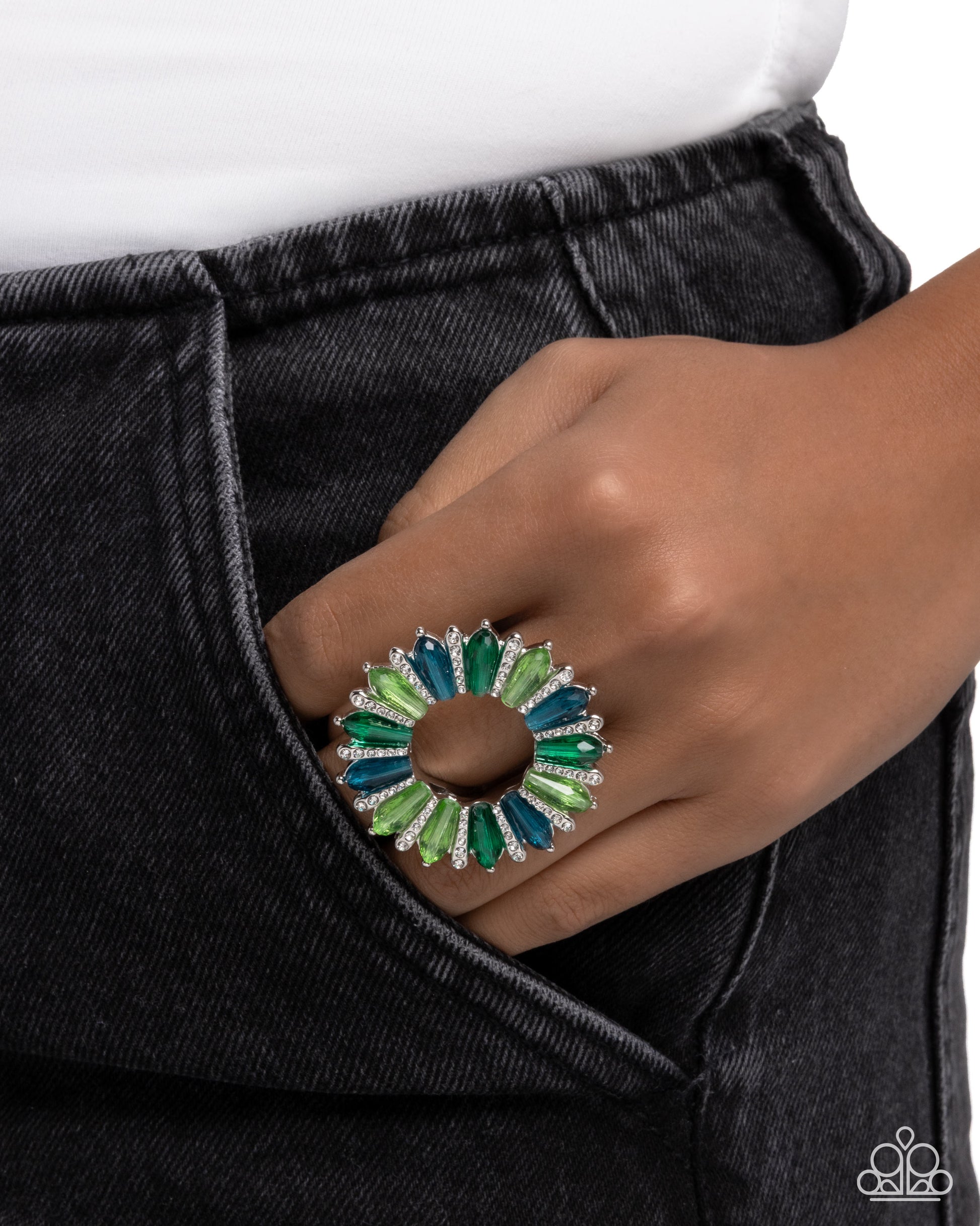 Powerhouse Pedestal - green - Paparazzi ring