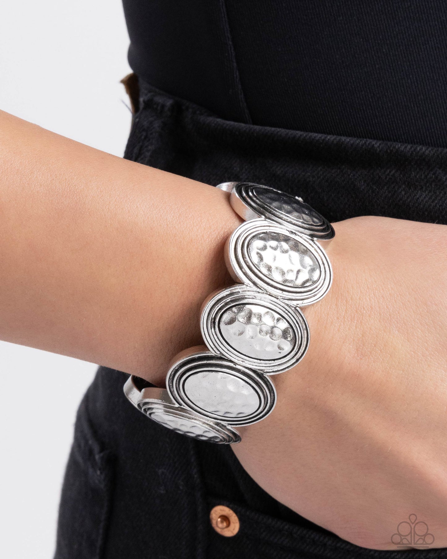 Prehistoric Privilege - silver - Paparazzi bracelet